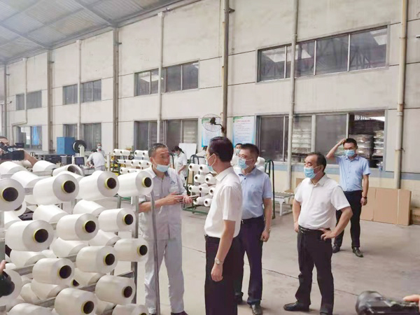 儀征市李市長(zhǎng)蒞臨儀征市仲興環(huán)保科技有限公司